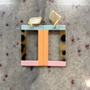 Sunshine Tienda Beachy  Earrings